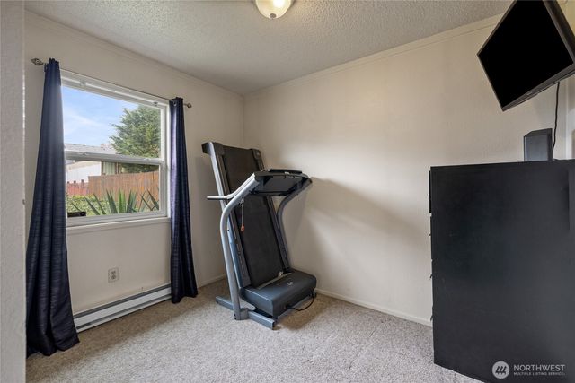 827 99th St S, Tacoma, WA 98444