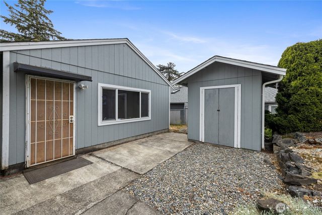 827 99th St S, Tacoma, WA 98444