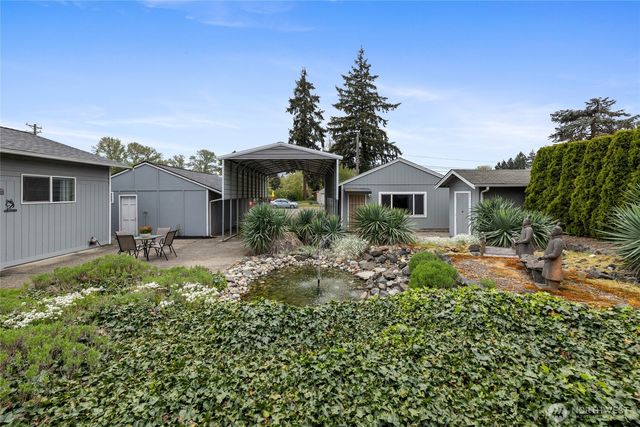 827 99th St S, Tacoma, WA 98444