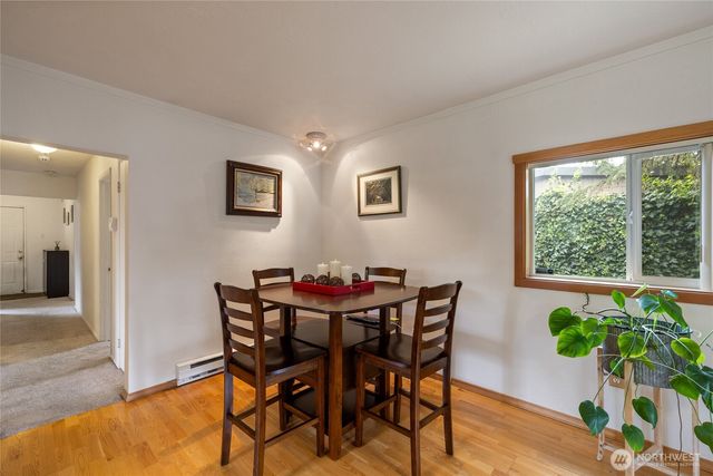 827 99th St S, Tacoma, WA 98444