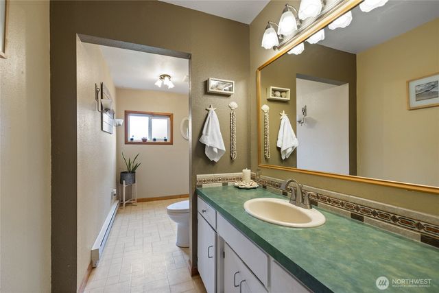 827 99th St S, Tacoma, WA 98444