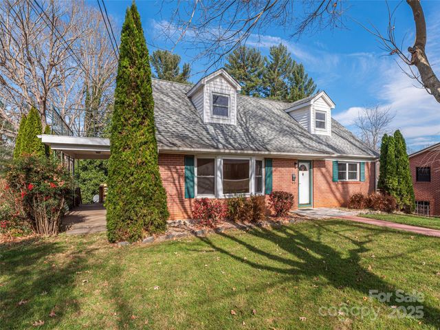 36 Woodgate Road, Asheville, NC 28806