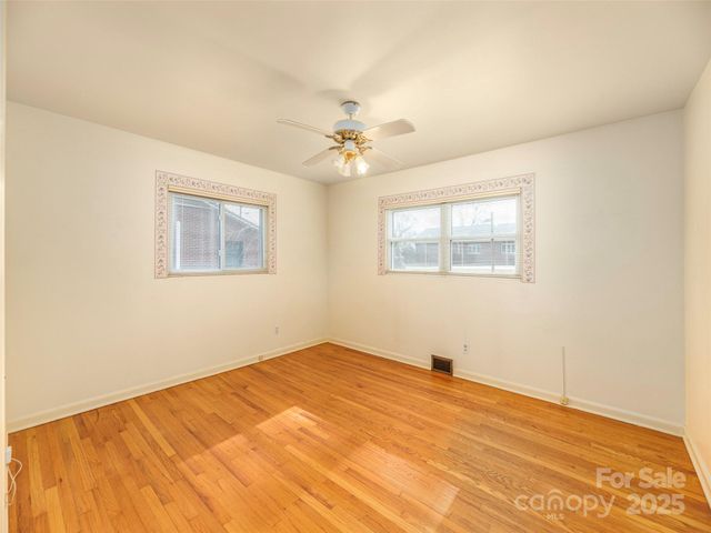 36 Woodgate Road, Asheville, NC 28806