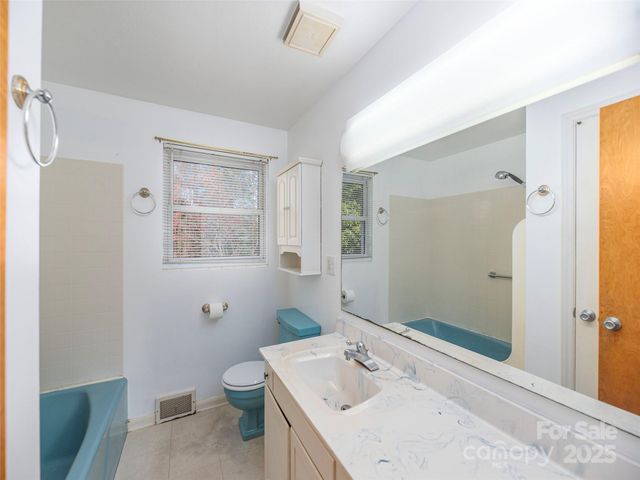 36 Woodgate Road, Asheville, NC 28806