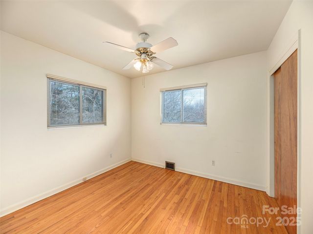 36 Woodgate Road, Asheville, NC 28806