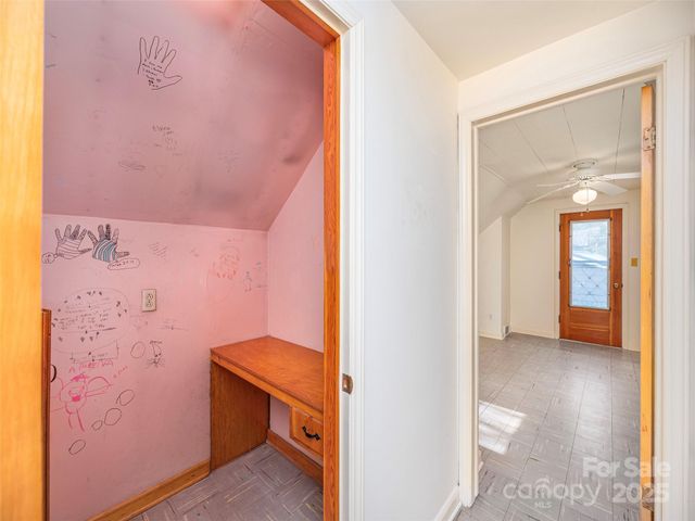 36 Woodgate Road, Asheville, NC 28806