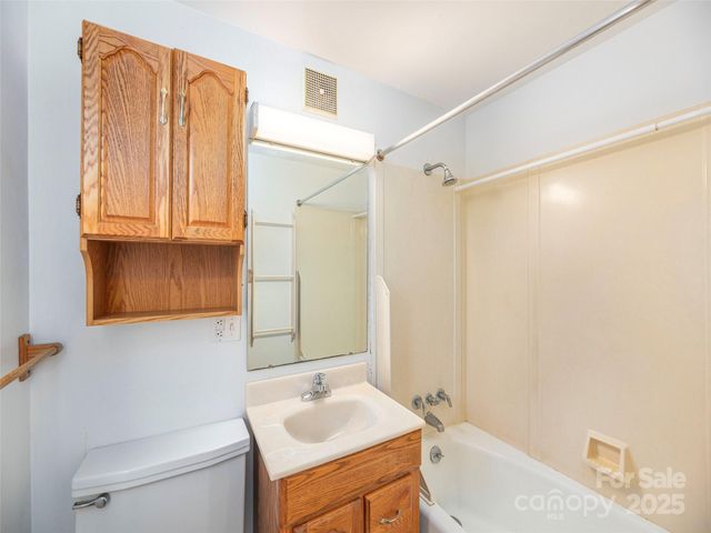 36 Woodgate Road, Asheville, NC 28806