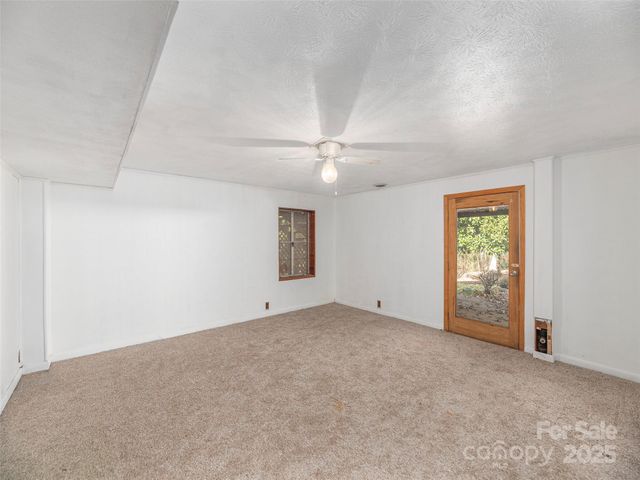 36 Woodgate Road, Asheville, NC 28806