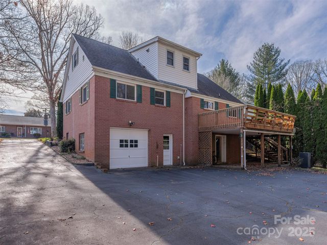 36 Woodgate Road, Asheville, NC 28806