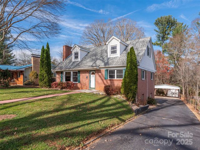 36 Woodgate Road, Asheville, NC 28806