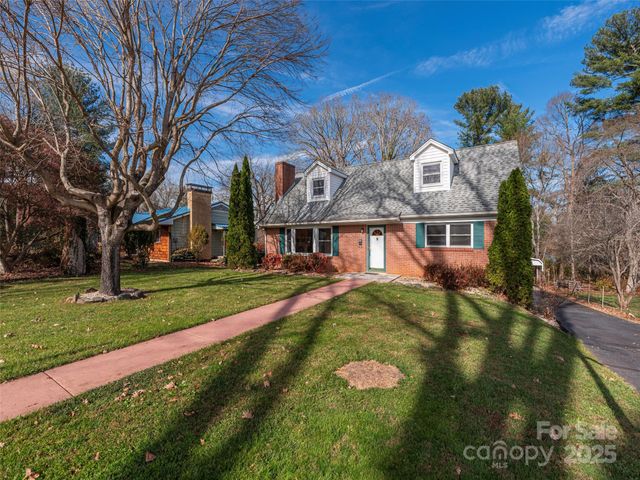 36 Woodgate Road, Asheville, NC 28806