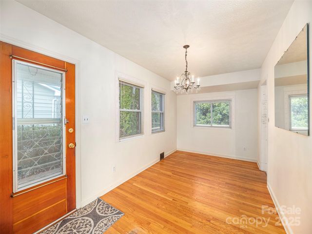 36 Woodgate Road, Asheville, NC 28806