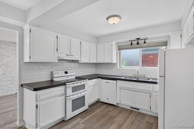 34294 Greentrees Road, Sterling Heights, MI 48312