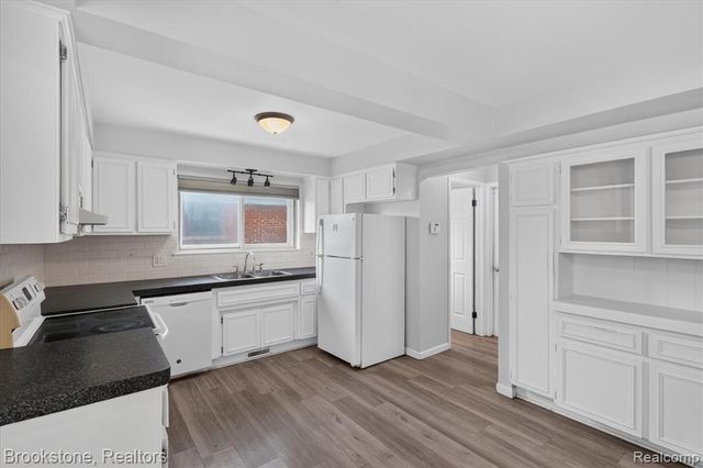 34294 Greentrees Road, Sterling Heights, MI 48312