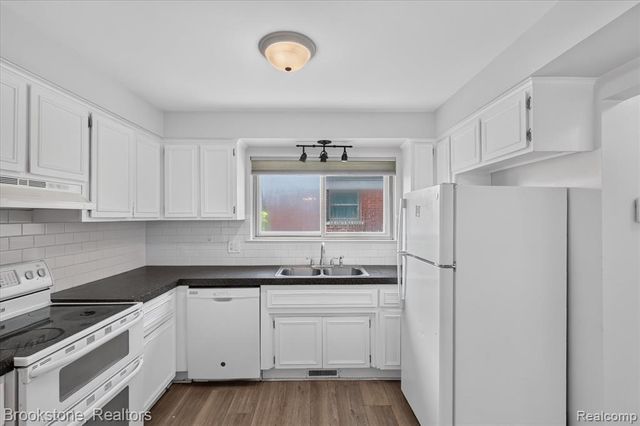 34294 Greentrees Road, Sterling Heights, MI 48312