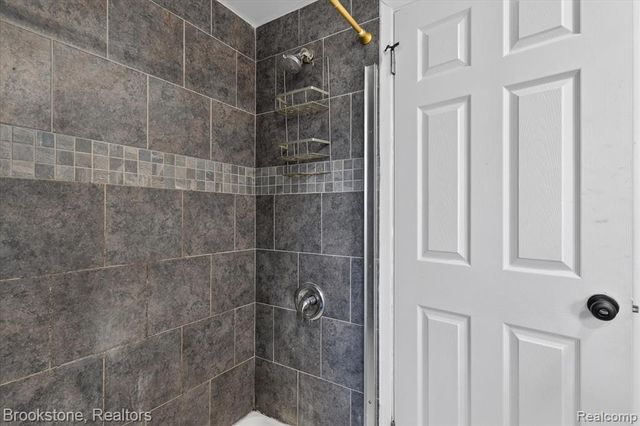 34294 Greentrees Road, Sterling Heights, MI 48312