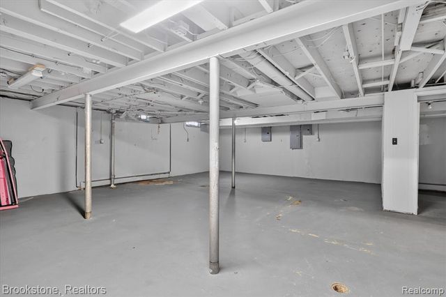 34294 Greentrees Road, Sterling Heights, MI 48312