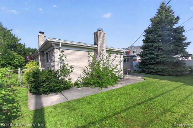 34294 Greentrees Road, Sterling Heights, MI 48312