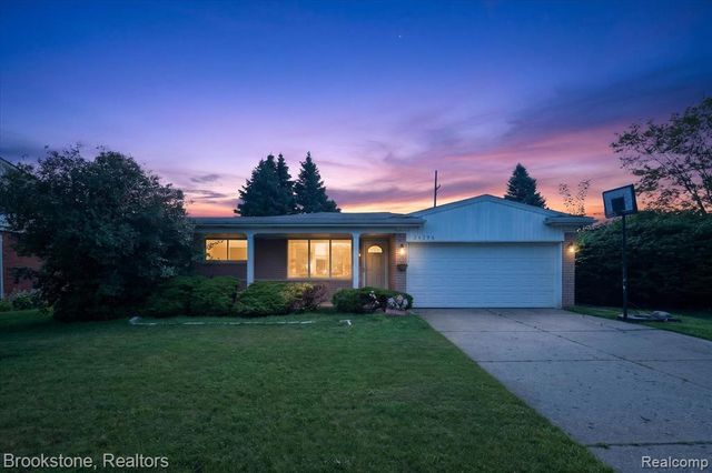 34294 Greentrees Road, Sterling Heights, MI 48312