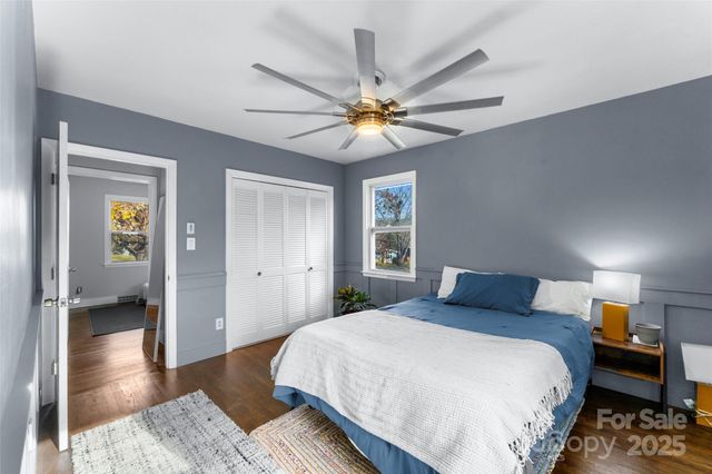 5 Deanwood Circle, Asheville, NC 28803