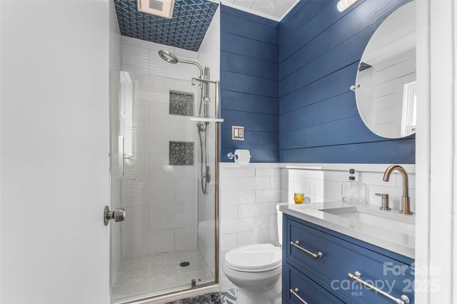 5 Deanwood Circle, Asheville, NC 28803