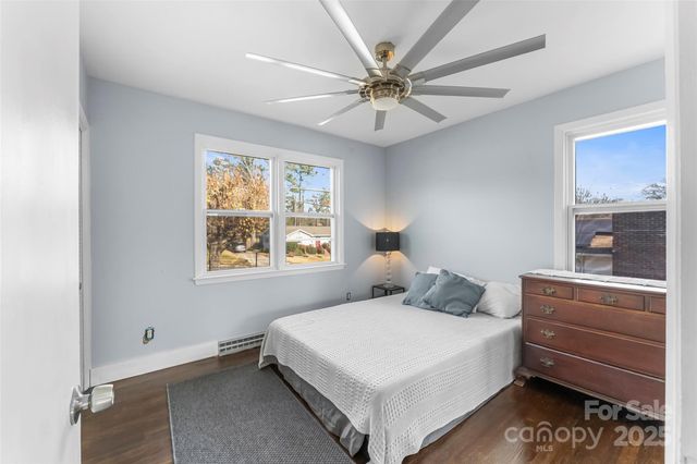 5 Deanwood Circle, Asheville, NC 28803