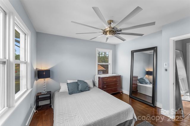 5 Deanwood Circle, Asheville, NC 28803