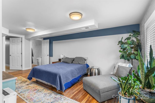 5 Deanwood Circle, Asheville, NC 28803