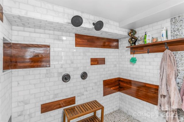 5 Deanwood Circle, Asheville, NC 28803