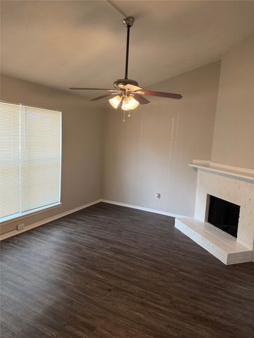 415 Stonehenge Drive, Arlington, TX 76014