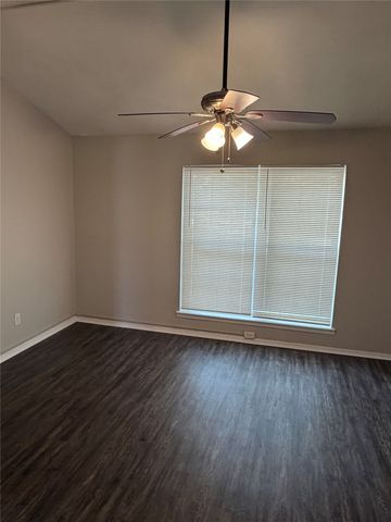 415 Stonehenge Drive, Arlington, TX 76014
