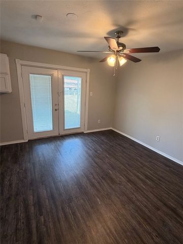 415 Stonehenge Drive, Arlington, TX 76014