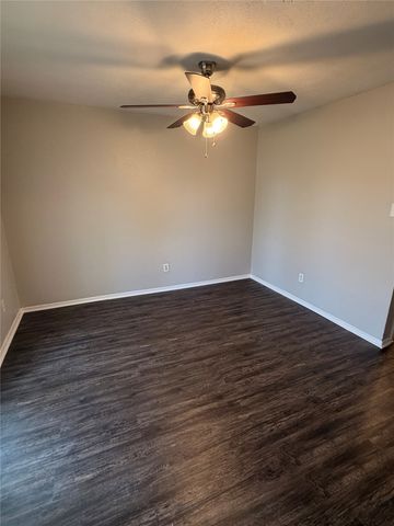 415 Stonehenge Drive, Arlington, TX 76014