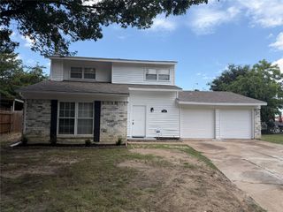 415 Stonehenge Drive, Arlington, TX 76014