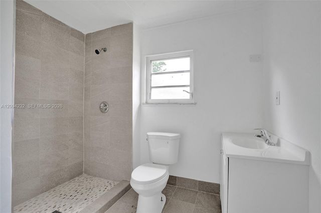 2910 NW 25th Street, Fort Lauderdale, FL 33311