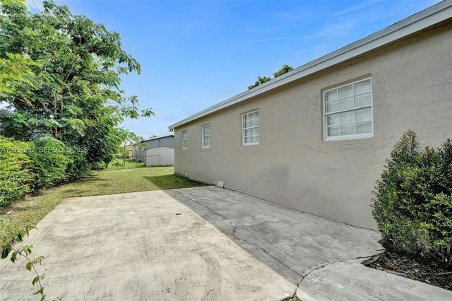 2910 NW 25th Street, Fort Lauderdale, FL 33311
