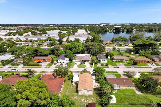 2910 NW 25th Street, Fort Lauderdale, FL 33311