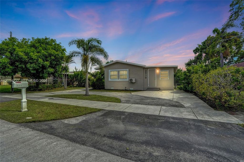 2910 NW 25th Street, Fort Lauderdale, FL 33311