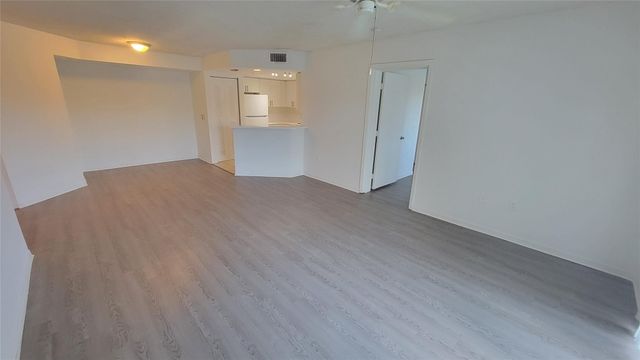 4163 N HAVERHILL Road 1203, West Palm Beach, FL 33417