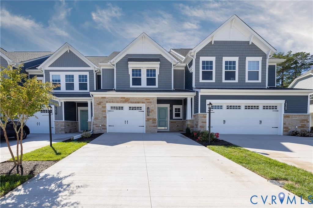 18365 Palisades Ct, Moseley, VA 23120