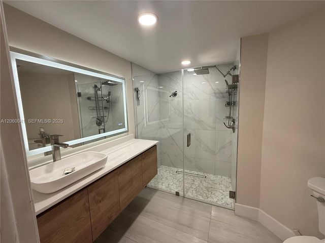 9405 Fontainebleau Boulevard 11322, Miami, FL 33172