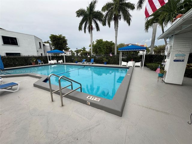 9405 Fontainebleau Boulevard 11322, Miami, FL 33172