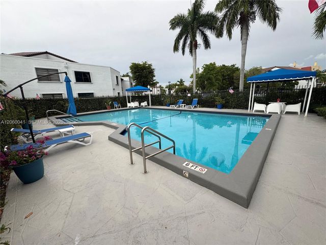 9405 Fontainebleau Boulevard 11322, Miami, FL 33172