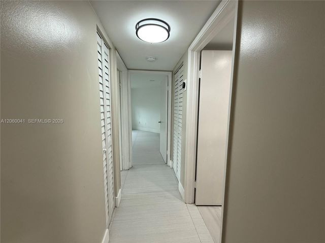 9405 Fontainebleau Boulevard 11322, Miami, FL 33172
