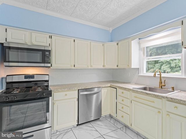304 WOODLAWN TER, Collingswood, NJ 08108