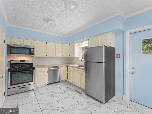 304 WOODLAWN TER, Collingswood, NJ 08108