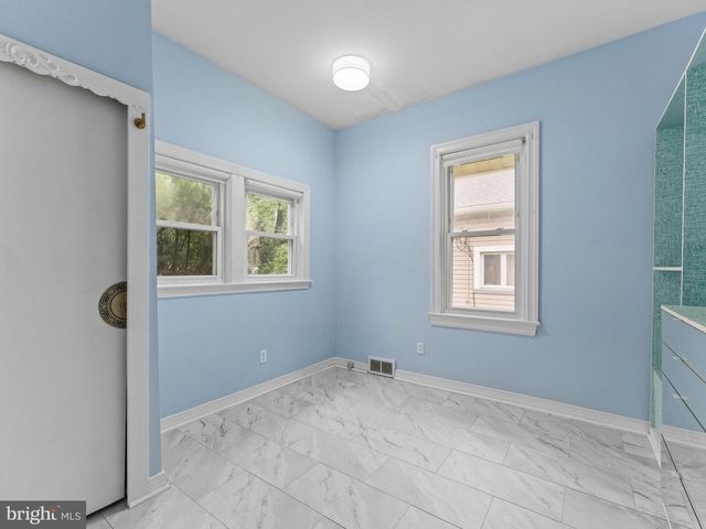 304 WOODLAWN TER, Collingswood, NJ 08108