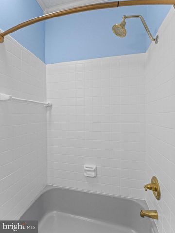 304 WOODLAWN TER, Collingswood, NJ 08108