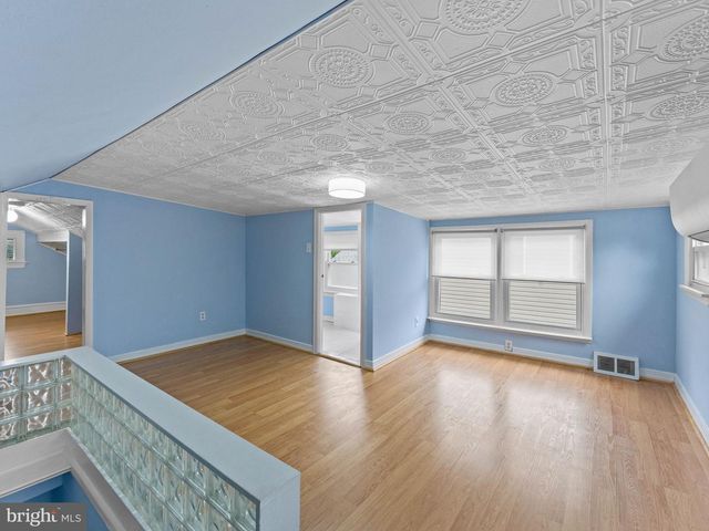 304 WOODLAWN TER, Collingswood, NJ 08108
