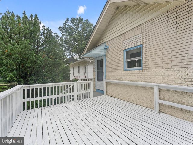 304 WOODLAWN TER, Collingswood, NJ 08108